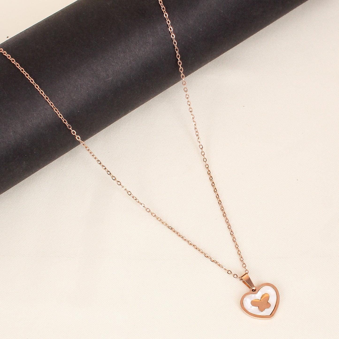 CKLAKART's Rose Gold Chain Neckpiece with Heart Pendant
