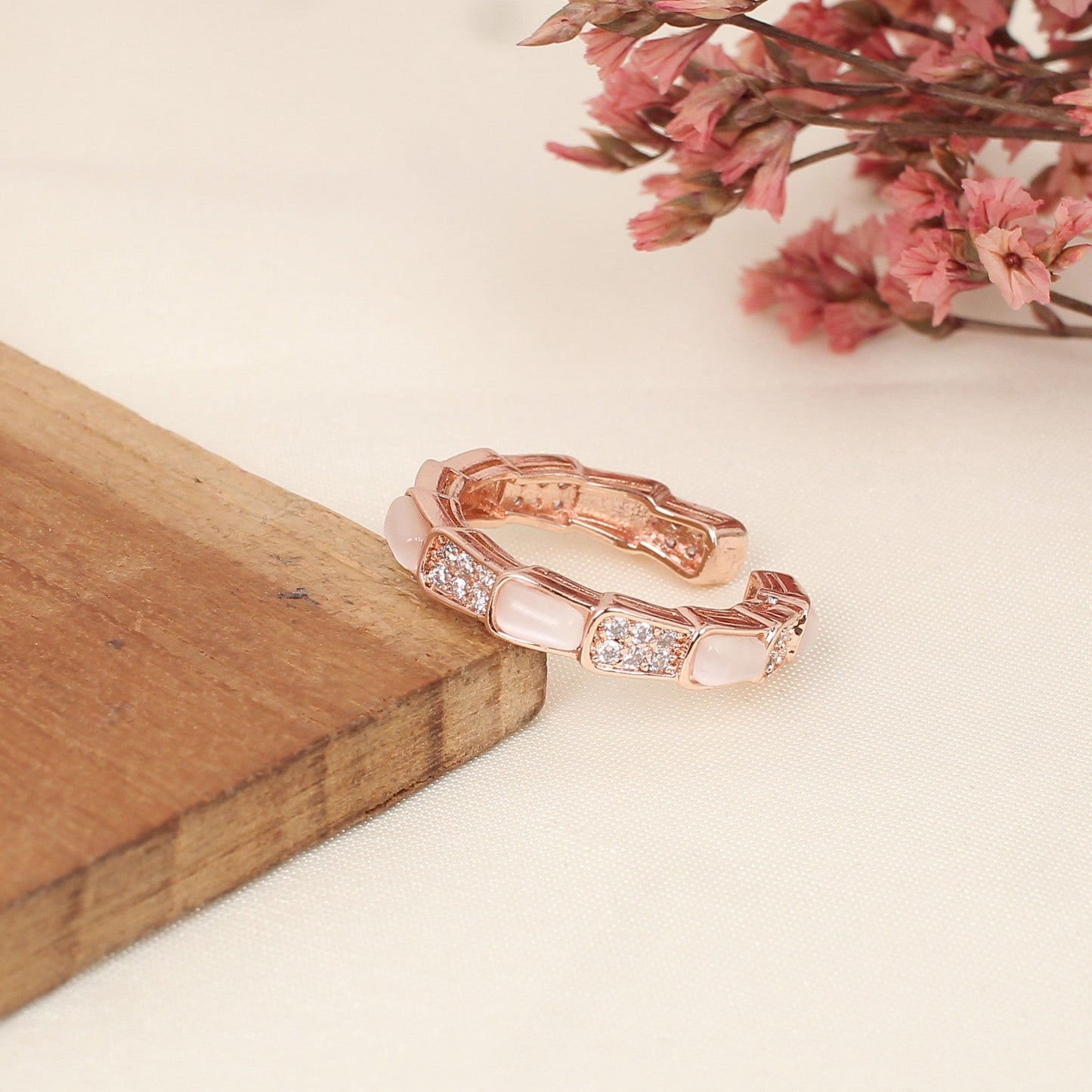 CKLAKART's Band-Shaped Ring with Peach Stone and Zircon