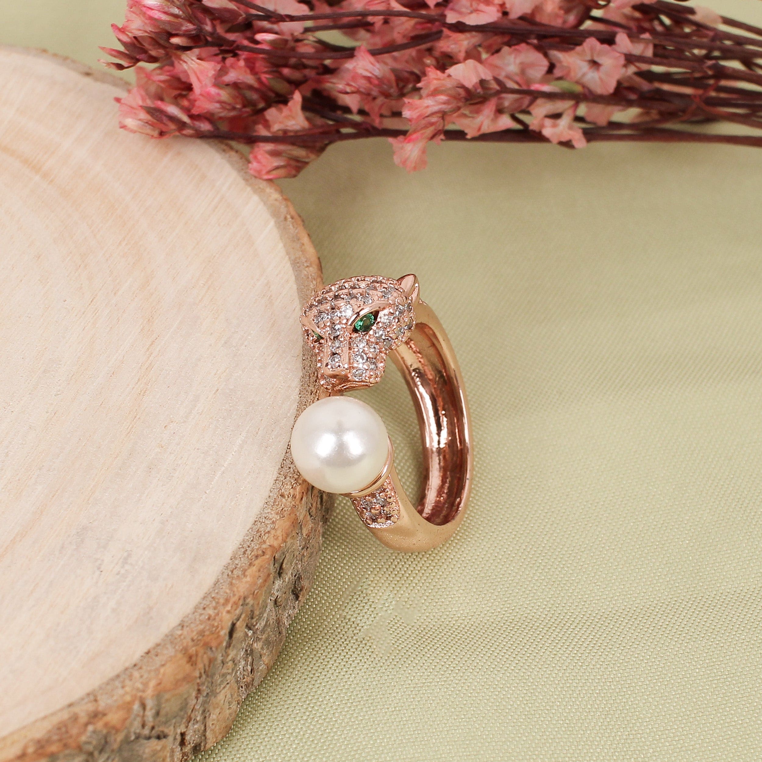 CKLAKART's  Leopard Head Ring Adorned with Zircon and White Pearl