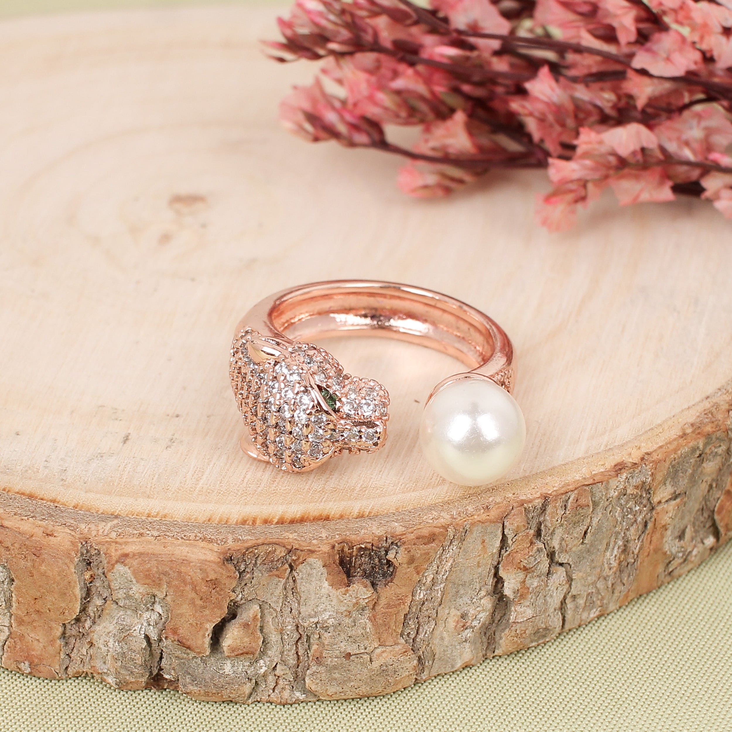 CKLAKART's  Leopard Head Ring Adorned with Zircon and White Pearl