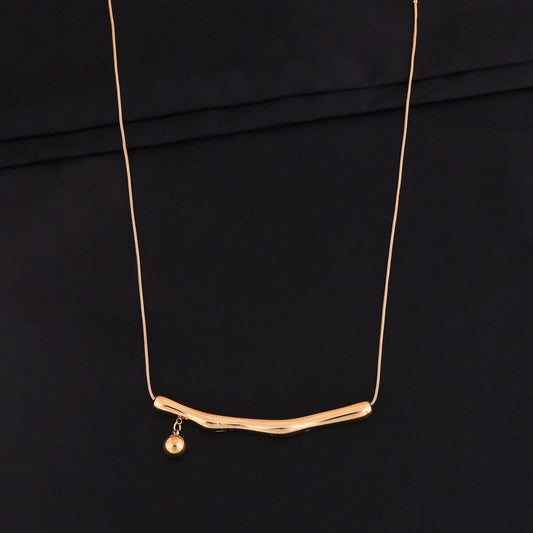 CKLAKART's Gold Toned Round Chain with Eye-Catching Statement Pendant