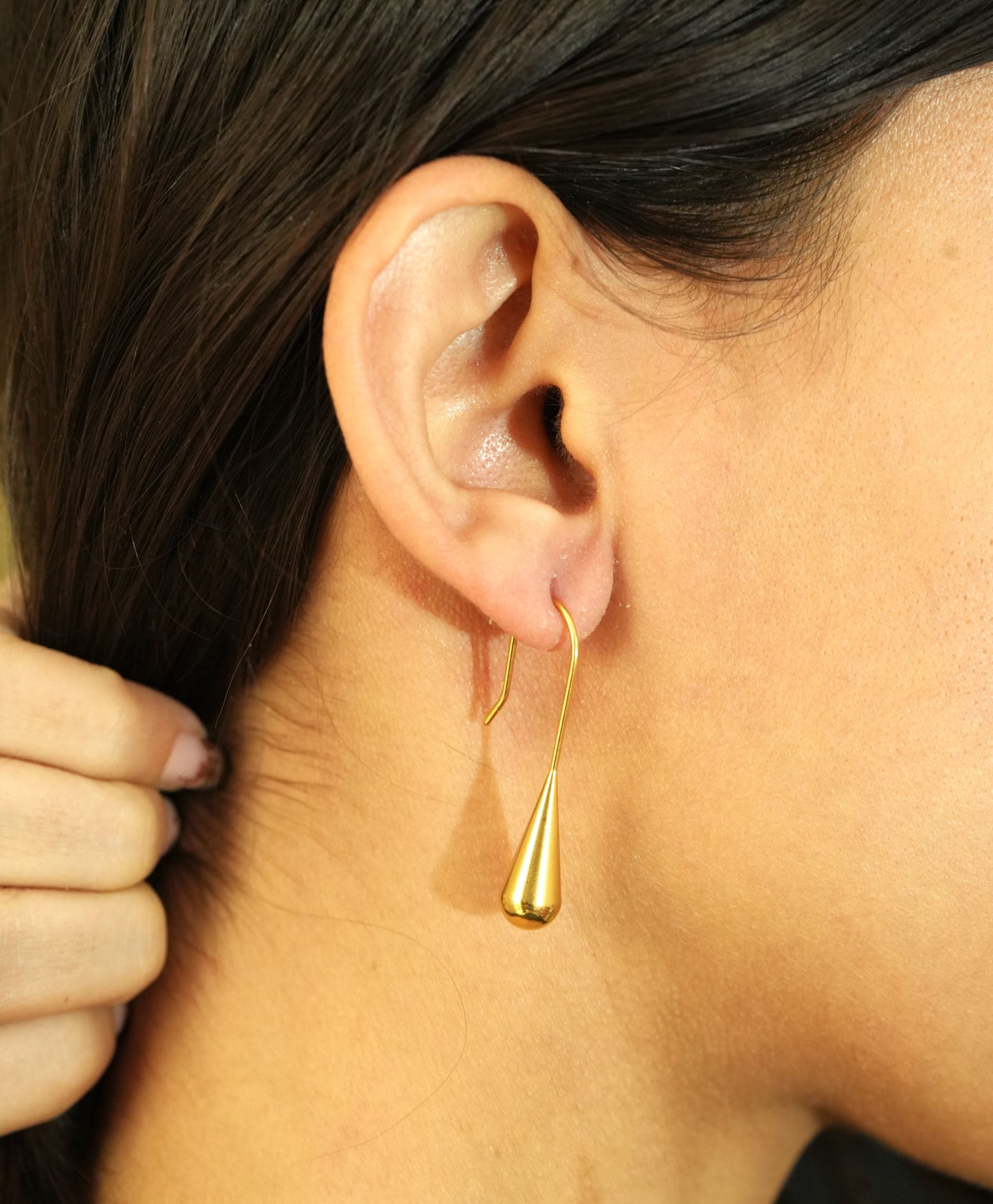 CKLAKART's Gold-Toned Drop Earrings for Contemporary Chic